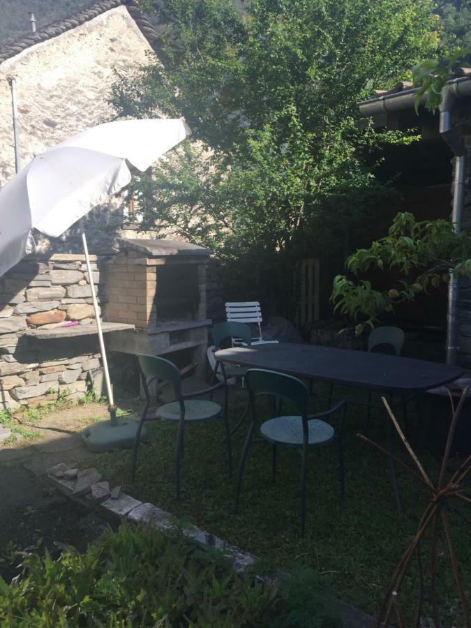Rustico Cadrobi 20 Bed and Breakfast San Vittore Buitenkant foto